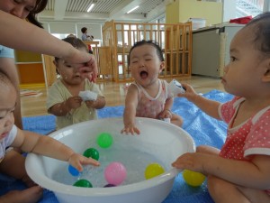 水あそび楽しい♪(圧縮)